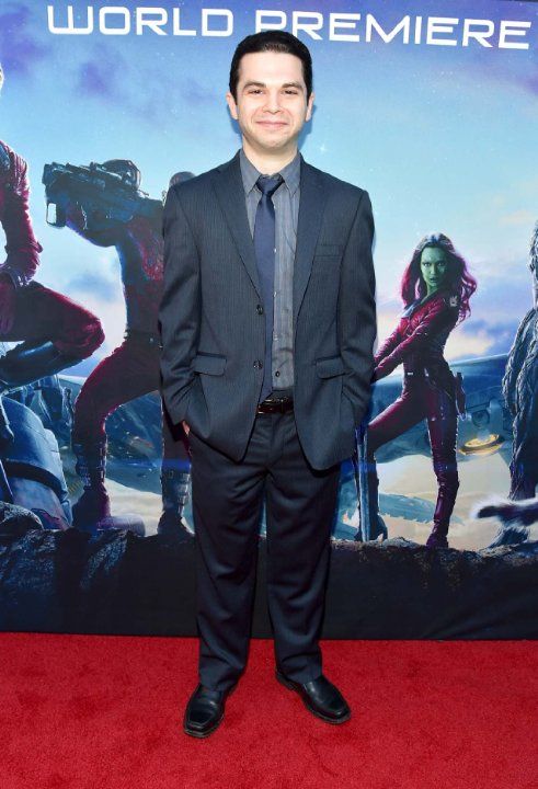 Samm Levine - the cool, sexy, actor with Jewish roots in 2023