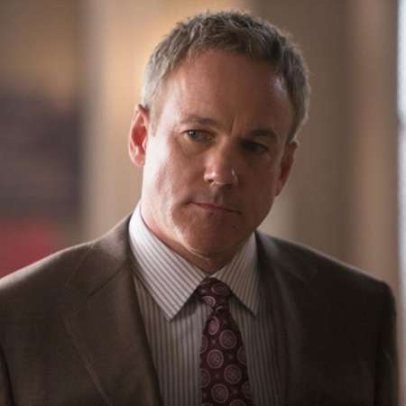 Edward Kerr - the cool actor with American roots in 2023