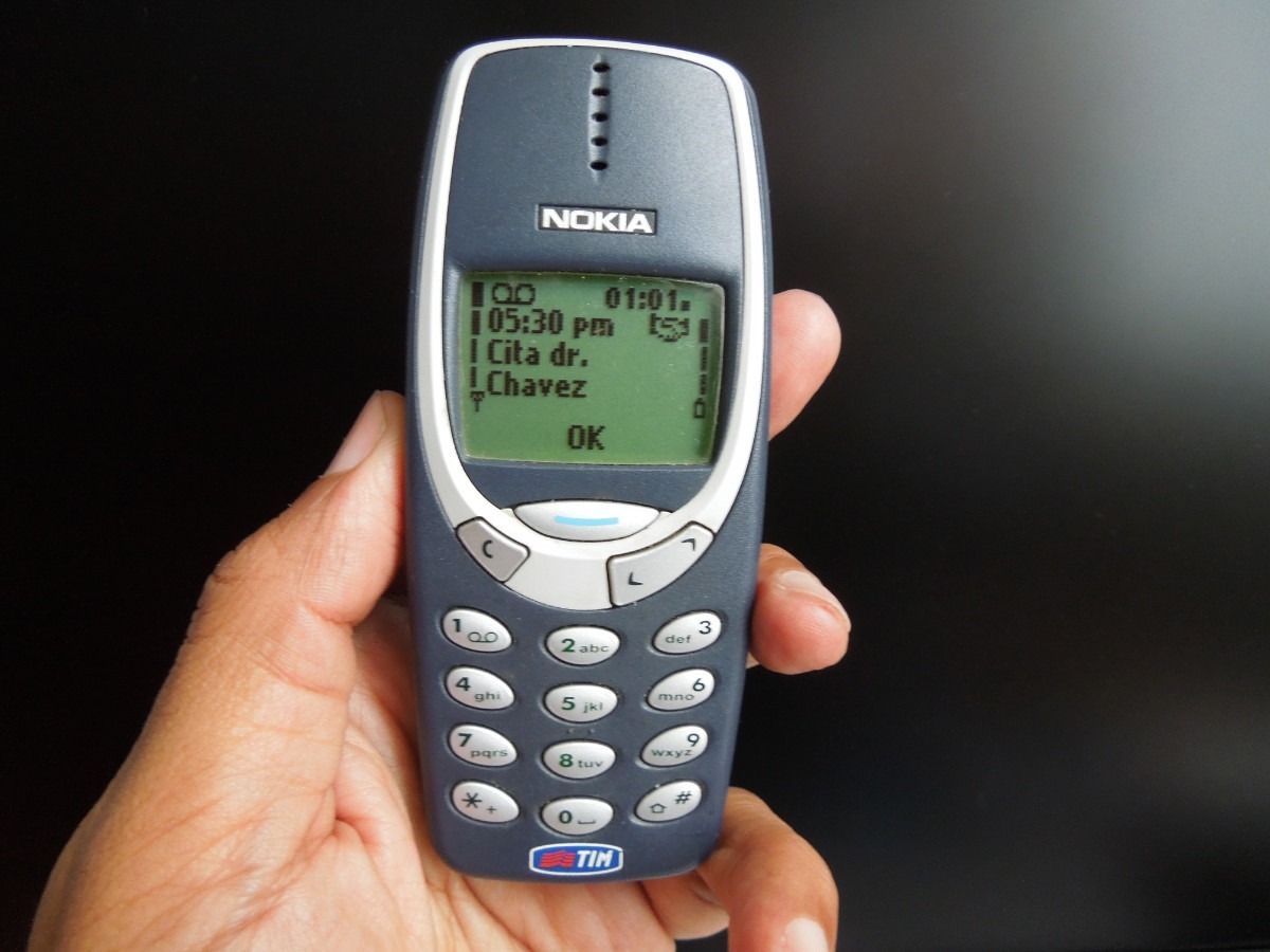 Звук звонка нокиа. Nokia 3210/3310. Nokia 3210 1999. Nokia 3310 1999. Кнопочный телефон Nokia 3210.