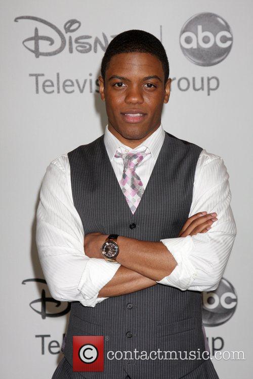 Jon Michael Hill - eine cooler, sexy, Berühmtheit aus den Vereinigten Staaten im Jahr 2023
