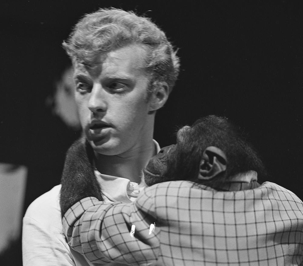 André van Duin first movie: Een avondje teevee met André