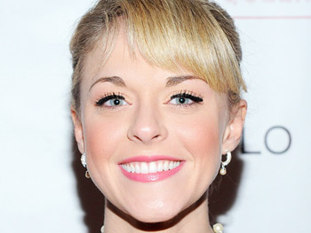 Ashley Spencer - Questa attrice bella, carina, di origine Inglese nel 2023