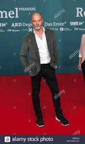 Simon Licht - el actor la celebridad interesante, amigable, de la ascendencia Alemán en 2023
