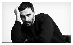 Riccardo Tisci - la célébrité sexy, amicale, de lorigine italienne dans 2023