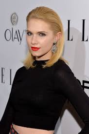 Claudia Lee - de mooie en schattige actrice met Duitse, Engelse en Poolse roots in 2023