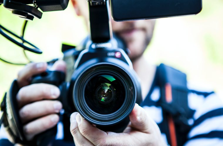 How Filmmakers Create Realistic Casino Environments