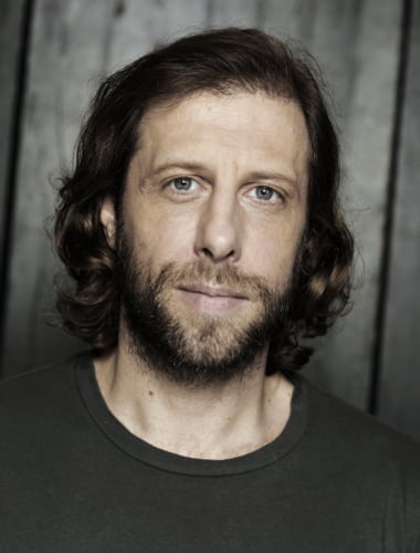 Oliver Korittke - de  en  acteur met  roots in 2023