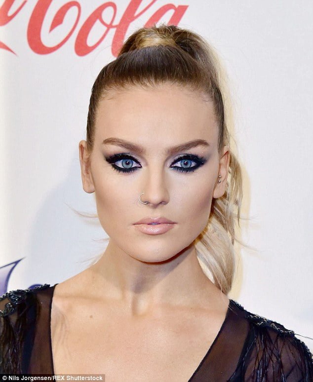 Perrie Edwards - la célébrité cool, jolie, sexy, de lorigine irlandaise, écossaise, anglaise, galloise, dans 2023
