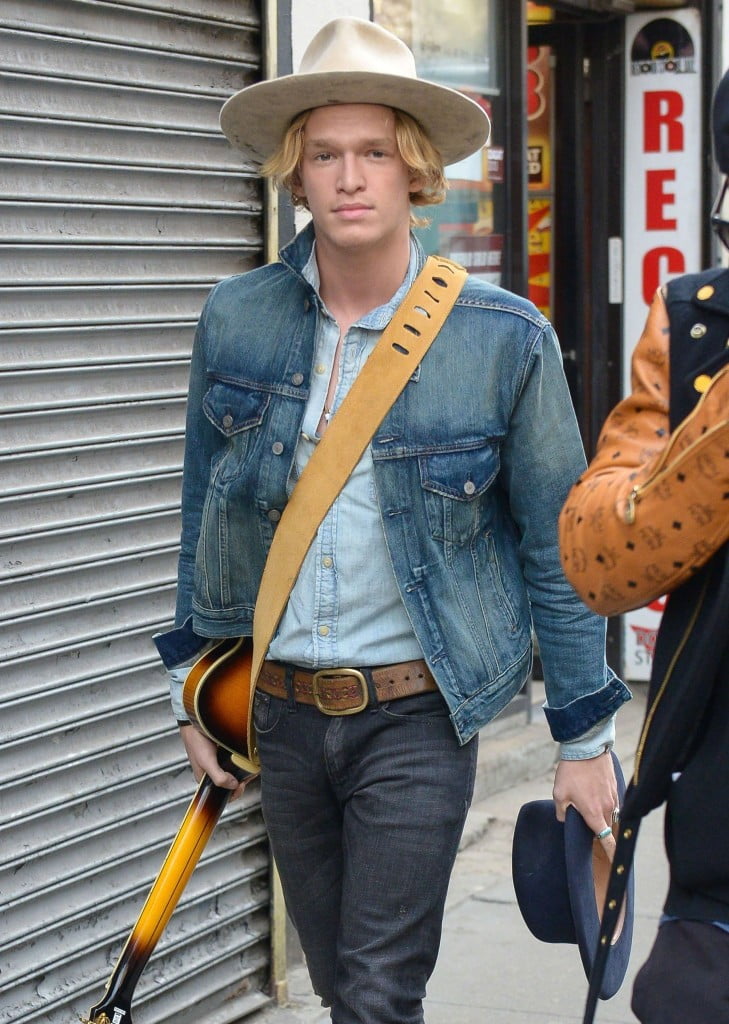 Cody Simpson reckons the single life is 'pretty sweet'