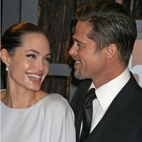 Angelina Jolie Slaps Brad Pitt For Massaging The Nanny? Angelina Jolie Slaps Brad Pitt For Massaging The Nanny?