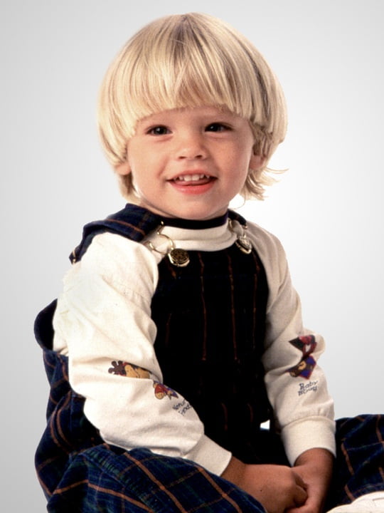 Dylan Sprouse childhood photo one at pinterest.com