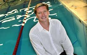 Alex Baumann - de knappe, getalenteerde en stoere zwemmer met Tsjechische roots in 2023
