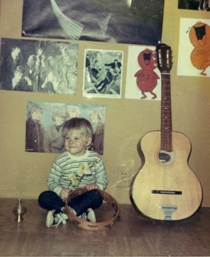 Kurt Cobain, foto de infância dois em Pinterest.com
