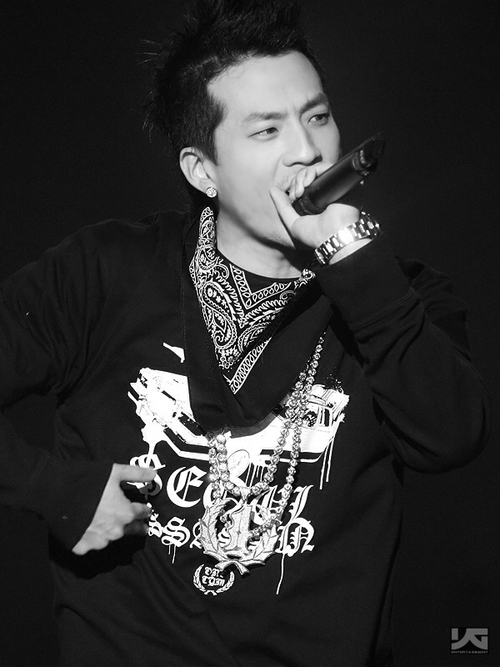 Teddy Park - la célébrité cool, sociable, de lorigine sud-coréenne dans 2023
